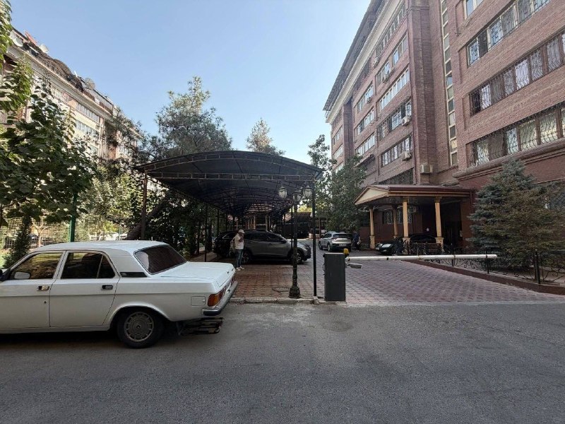 10-room property, 566 m², Mirobod